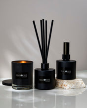 Load image into Gallery viewer, BLACK &amp; WHITE HOMEWARE -   ELEGANCE CANDLE 300 ml

