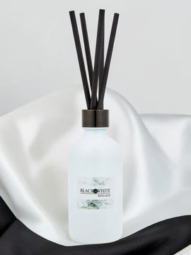 BLACK & WHITE HOMEWARE DELUXE ROOM FRAGRANCE 200 ml