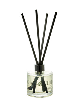 BLACK & WHITE HOMEWARE - ROOM FRAGRANCE SIGNATURE GLASS WINTER  250 ml